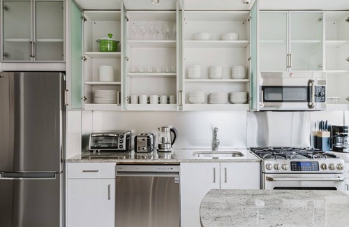 Midtown Apartment | Dreamy Murray Hill 2BR w/Coffee Bar, Gym, Lounge & W/D, by Blueground