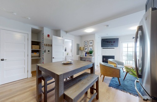 Dennis Port Condo | Dreamy ocean-view perch with furnished balcony & beach access - dog-friendly