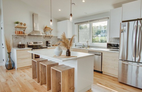 Port Mouton House | Dreamy Oceanfront Escape Hot tub & Sauna