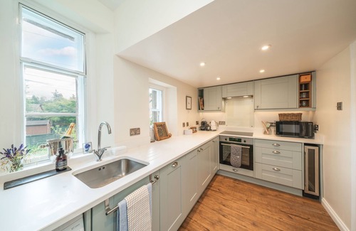 Birnam Apartment | Dreamy One Bedroom Apartment with Garden near Dunkeld