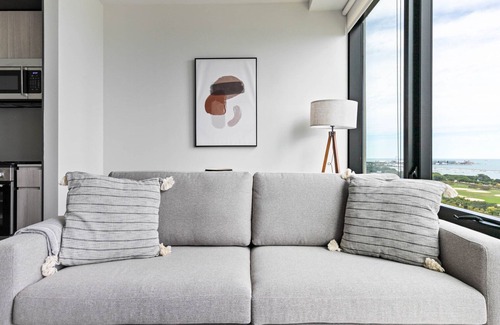 South Loop Apartment | Dreamy South Loop Studio w/Pool, BBQ & Gym, nr Grant Park, by Blueground