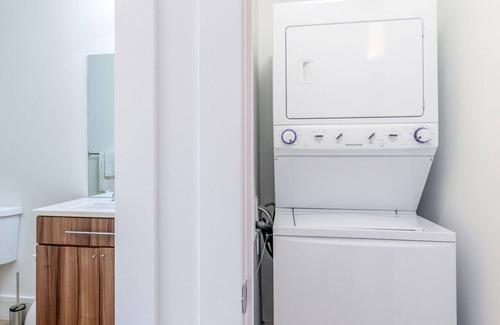 University Park Apartment | Dreamy University 2BR w/ W/D, near campus, dining, bars, by Blueground