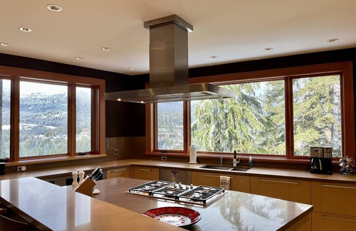 Whistler Ski Chalet | Dreamy Whistler Chalet with Hot Tub and Gorgeous Mountain Views