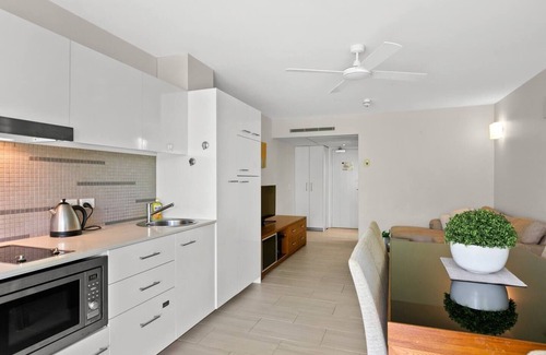 Palm Cove Apartment | Drift into Paradise Exceptional Resort Living