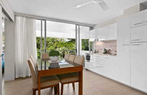 Palm Cove Apartment | Drift into Paradise Exceptional Resort Living