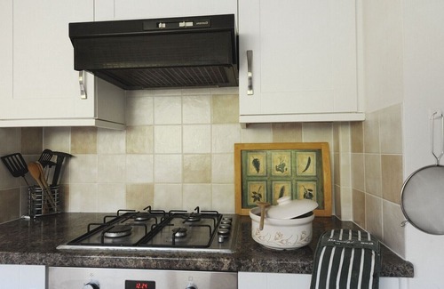 Charmouth House | Drift wood - Three Bedroom House, Sleeps 5