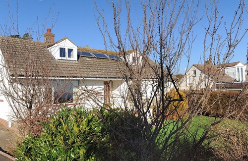 Charmouth House | Drift wood - Three Bedroom House, Sleeps 5