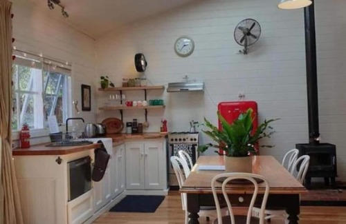 Walkerville Cottage | Driftwood Coastal Cottage.WoodFire.Linen.Perfect base for Wilson's Prom