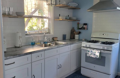 Daytona Beach House | Driftwood Daytona- Spacious 3 Bedroom Old Florida Charmer 10 min from Everything