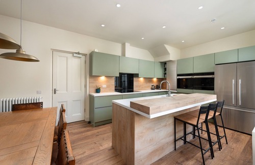 St. Andrews Apartment | Drumcarrow - a beautifully renovated, spacious and modern 5 bedroom, 3 bathroom split level townhous