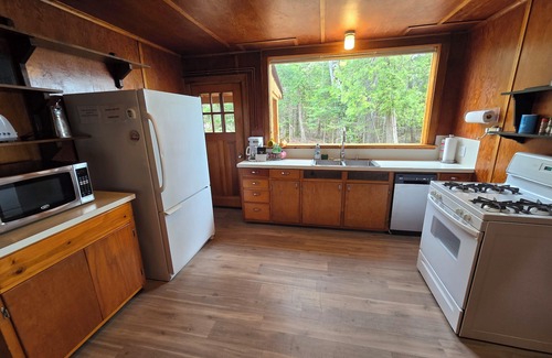 Drummond Cabin | Drummond Island Hotel & Vacation Homes - Lakeside Lodge