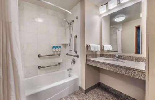 Valdosta Hotel | Drury Plaza Hotel Valdosta