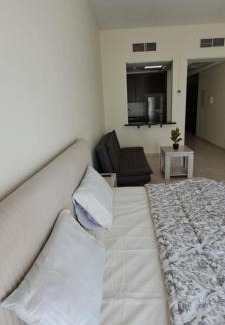 Discovery Gardens Apartment | DRUVYA HOLIDAY HOMES, Bld DG083, Street No,3 Discovery Gardens, Close to The Gardens Metro 6 minutes walkable