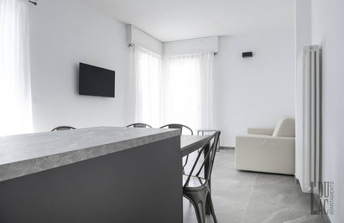 Desenzano del Garda Apartment | Du Lac Aparments - brand new apartment within walking distance from the center of Desenzano