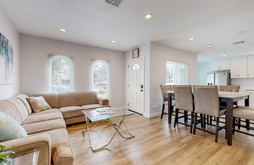 Santa Ana Heights House | Dual homes with 2 full kitchens, fast WiFi, fireplace, & patio - dog-friendly