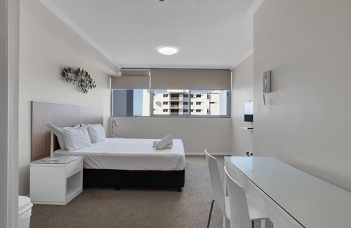 Mackay Apartment | Dual Key Apartment with Wifi Pool and Parking