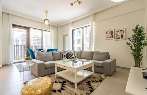 Dubai Apartment | Dubai Creek Gem, Stylish Condo With Two Balconies
