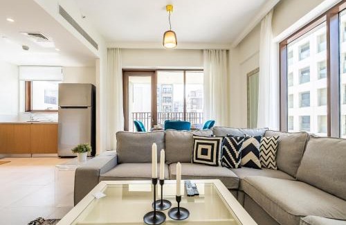 Dubai Apartment | Dubai Creek Gem, Stylish Condo With Two Balconies