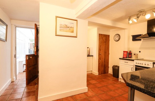 Snettisham Cottage | DUCK COTTAGE, family friendly, with a garden in Snettisham