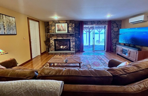Monticello Cabin | Duck Cove Lodge Lakefront with Sauna