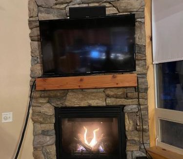 Duck Creek Village Villa | Duck Creek Cabin Pool Table and Close to National Parks