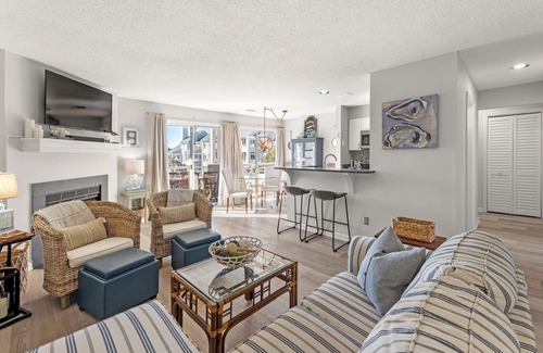 Manteo Condo | Duck Crossing: Canalfront, Dog-friendly, Short Stays OK, Community Amenities