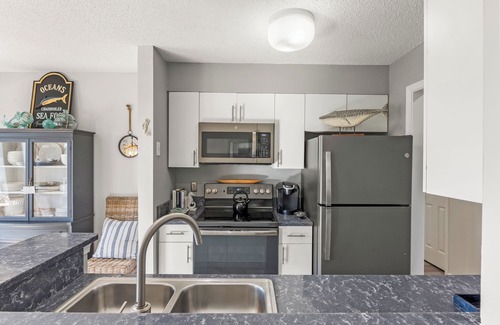 Manteo Condo | Duck Crossing: Canalfront, Dog-friendly, Short Stays OK, Community Amenities