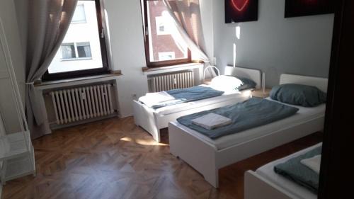 Mittelmeiderich Apartment | Duisburg Studio by TM