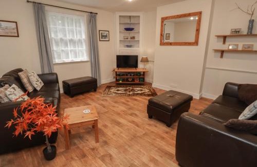 Woodbridge House | Duke Cottage
