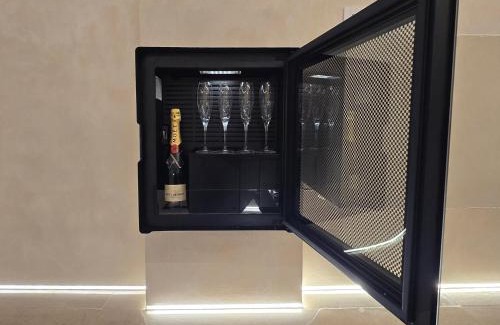 Rione III Colonna Apartment | DUNE at Spanish Steps Luxury Apartment-Suite