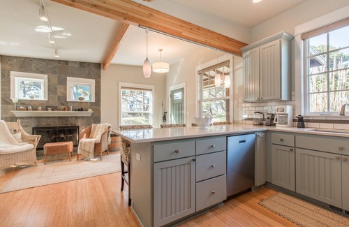 Tierra Del Mar House | Dune Grass Cottage #172 - Tasteful, charming upscale cottage just steps from the beach