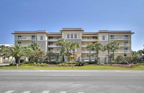 Crystal Beach House | DUNES OF CRYSTAL BEACH 101 by Bliss Beach Rentals
