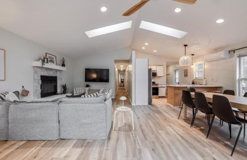 Mears House | Dunes & Waves Retreat - Perfect Lake Getaway