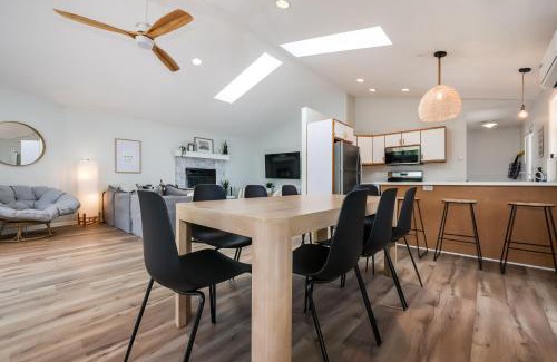 Mears House | Dunes & Waves Retreat - Perfect Lake Getaway