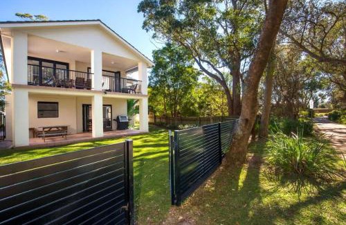 Vincentia House | Dunescape Family Retreat - 5BR beach house