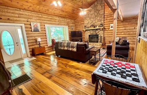 Sevierville House | Dunn's Creek Hideaway cabin