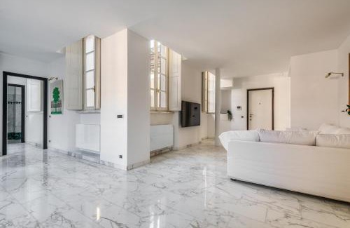 Milan Centre Apartment | Duomo3'-Skylight-IdroPool-Private-Cinema-FreePark
