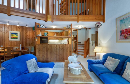 Val-d'Isere Apartment | Duplex élégant au centre de Val d'Isère, proche pistes, parfait pour famille de 7
