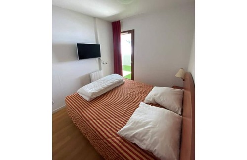 La Mongie Apartment | Duplex 10 pers-View of the runway and swimming pool