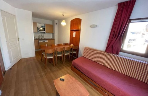 La Mongie Apartment | Duplex 10 pers-View of the runway and swimming pool
