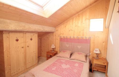 Les Carroz-d'Araches Apartment | Duplex 3 pièces pour 6 pers, centre-village, proche pistes et commerces - FR-1-572-78