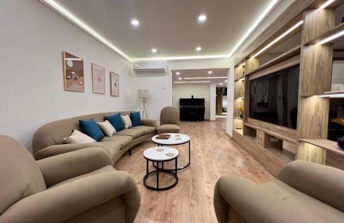 Oula Apartment | Duplex 3Bedroom Apartment Overlooking Giza Zoo Perfect for Families and Friends