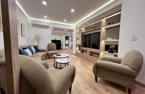 Oula Apartment | Duplex 3Bedroom Apartment Overlooking Giza Zoo Perfect for Families and Friends
