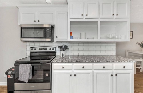 Huntsville Apartment | Duplex Apartment w/Office Space