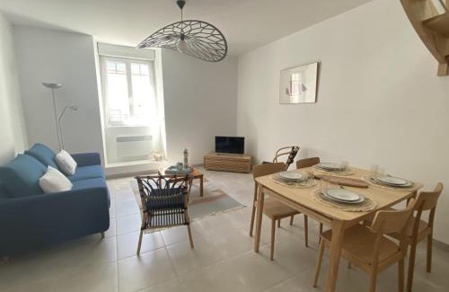 Port-Louis Apartment | Duplex charmant T3/4 à 150m des criques, court commune, proche bourg à Port-Louis - FR-1-349-170