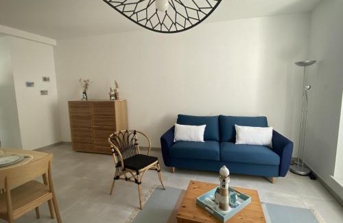 Port-Louis Apartment | Duplex charmant T3/4 à 150m des criques, court commune, proche bourg à Port-Louis - FR-1-349-170