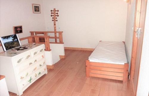 Saint-Jean-dʼAulps Apartment | Duplex cozy 3 pièces, proche des pistes avec piscine et parking - FR-1-573-27