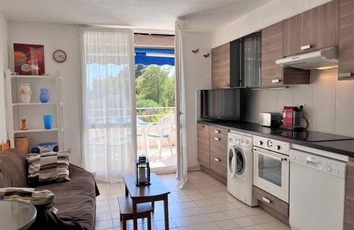 Cavaliere Apartment | Duplex ensoleillé avec terrasse, 5 couchages, proche plage, parking inclus - Le Lavandou - FR-1-251-565