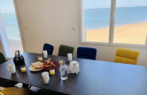 Pornichet Apartment | Duplex facing the sea with all comfort on the beach/tennis