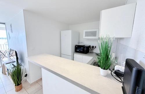 Cap d'Agde Apartment | Duplex-HYPER Centre Cap d'Agde - 9 personnes - Vue port et Mer - WIFI